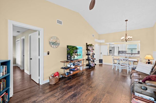 2950 SE Ocean Boulevard 119-6, Stuart, FL 34996