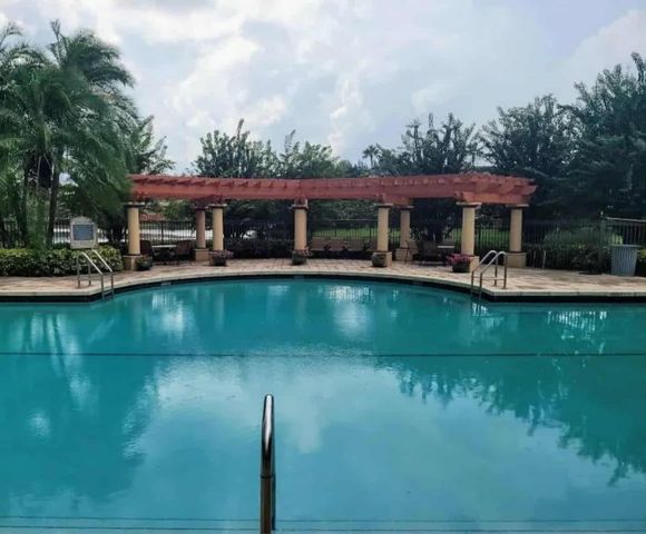 4197 N Haverhill Rd 203, West Palm Beach, FL 33417