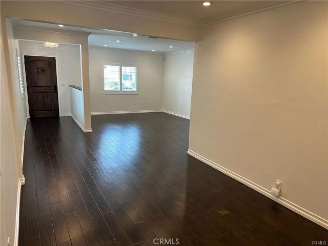 5752 Newcastle Avenue, Encino, CA 91316