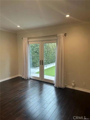 5752 Newcastle Avenue, Encino, CA 91316
