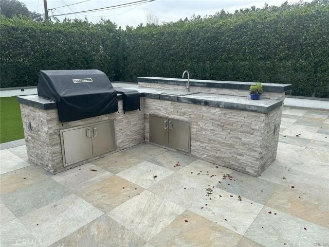 5752 Newcastle Avenue, Encino, CA 91316