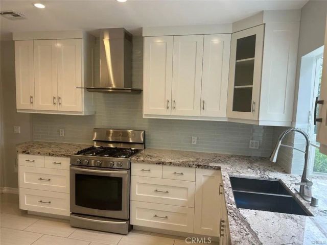 5752 Newcastle Avenue, Encino, CA 91316