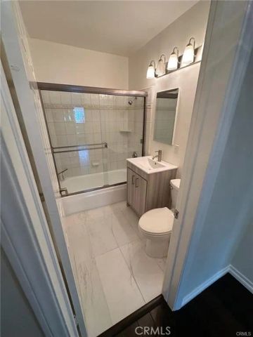 5752 Newcastle Avenue, Encino, CA 91316
