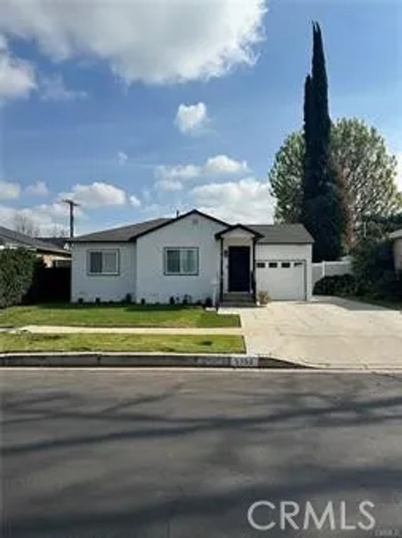 5752 Newcastle Avenue, Encino, CA 91316