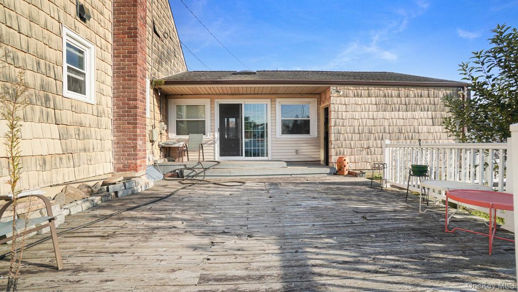 10 Victor Court, Hicksville, NY 11801 — photo 5