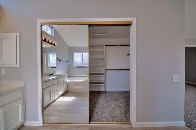 1900 Berryessa Dr, Modesto, CA 95358