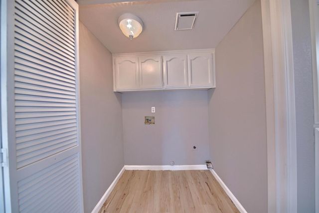 1900 Berryessa Dr, Modesto, CA 95358