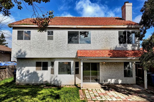 1900 Berryessa Dr, Modesto, CA 95358