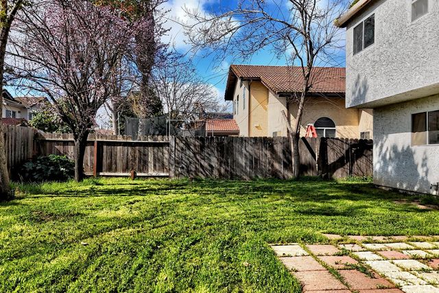 1900 Berryessa Dr, Modesto, CA 95358