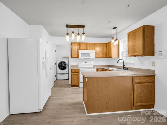 64 Lanceford Circle, Fletcher, NC 28732