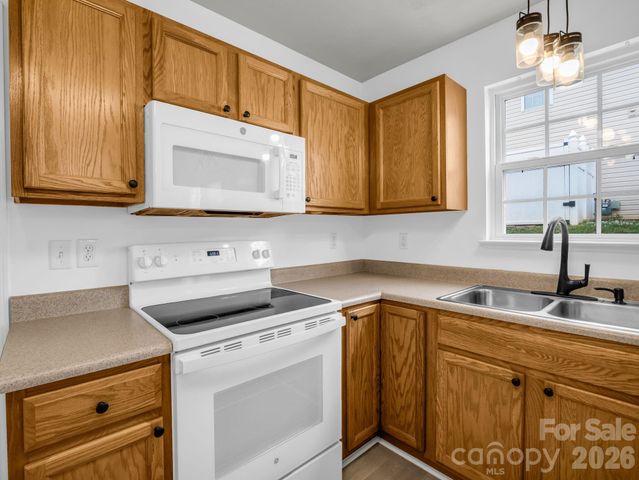 64 Lanceford Circle, Fletcher, NC 28732
