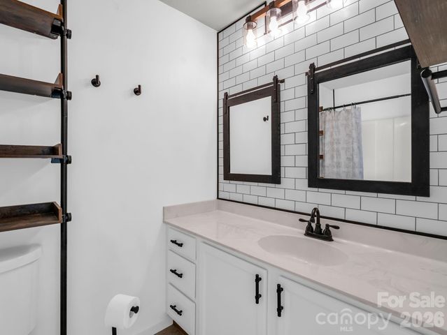 64 Lanceford Circle, Fletcher, NC 28732