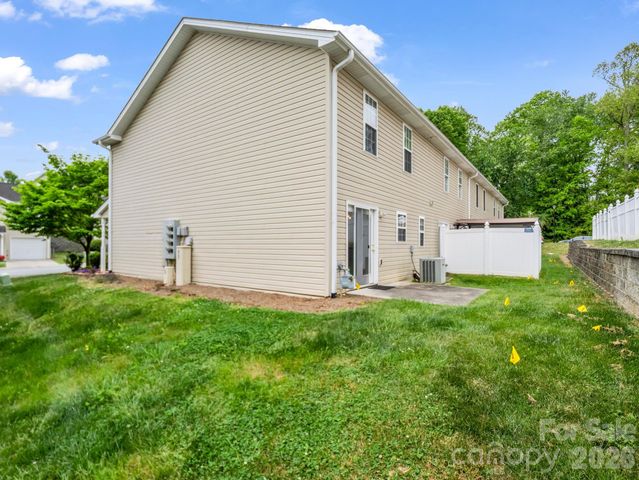 64 Lanceford Circle, Fletcher, NC 28732