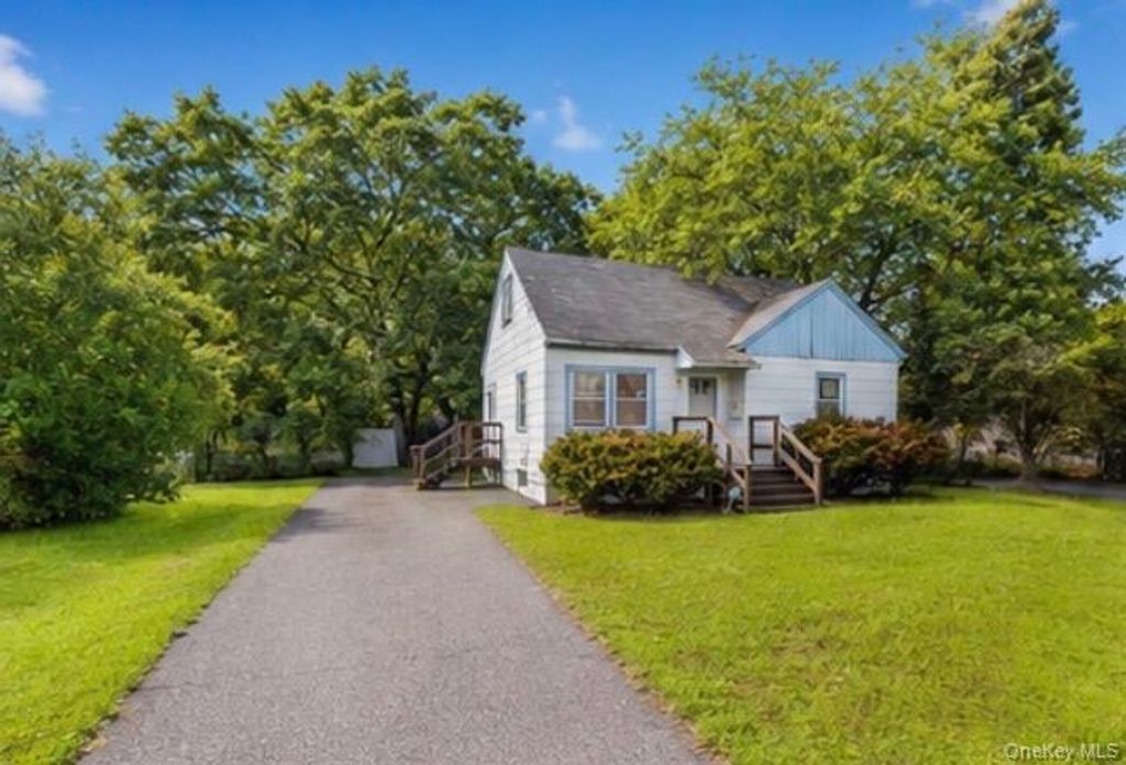 1718 N Gardiner Drive, Bay Shore, NY 11706 — photo 3