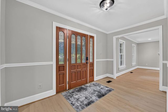 10101 WINDY KNOLL LN, Vienna, VA 22182
