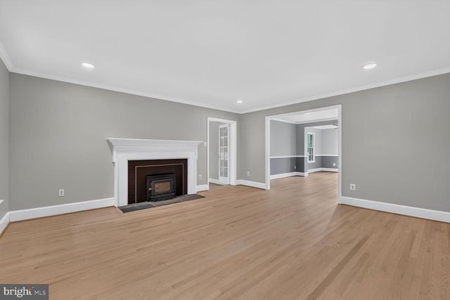 10101 WINDY KNOLL LN, Vienna, VA 22182