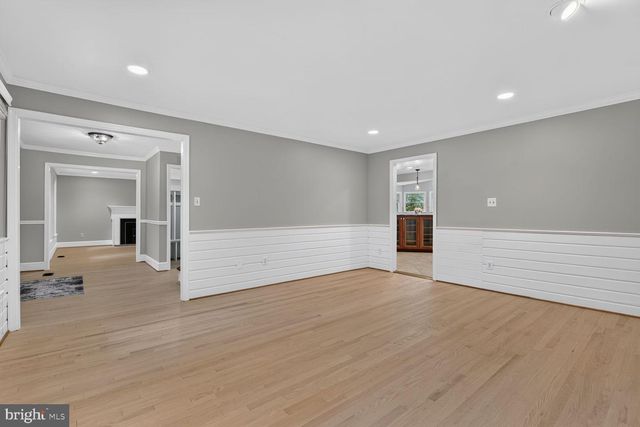 10101 WINDY KNOLL LN, Vienna, VA 22182