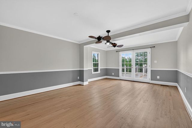 10101 WINDY KNOLL LN, Vienna, VA 22182