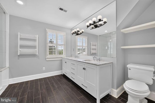 10101 WINDY KNOLL LN, Vienna, VA 22182