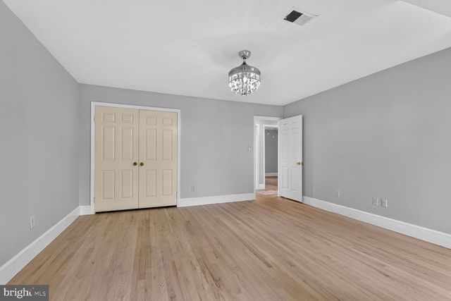 10101 WINDY KNOLL LN, Vienna, VA 22182