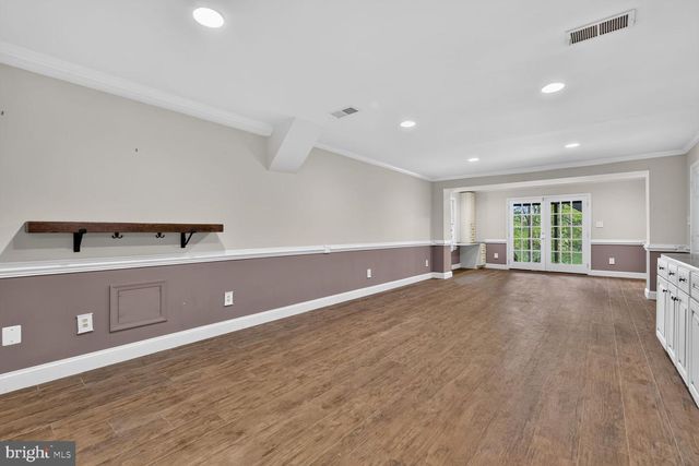 10101 WINDY KNOLL LN, Vienna, VA 22182