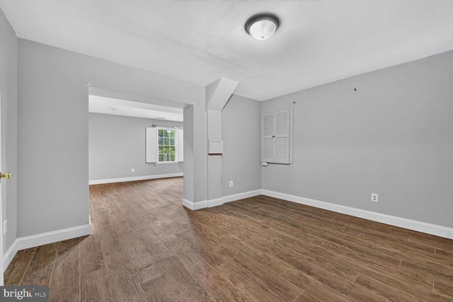 10101 WINDY KNOLL LN, Vienna, VA 22182
