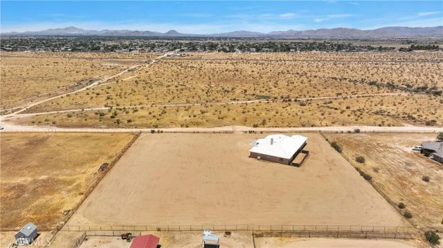 21777 Poppy Road, Apple Valley, CA 92308