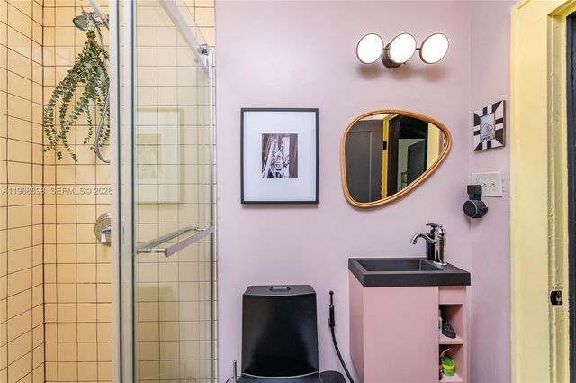 1844 NW 47th St, Miami, FL 33142