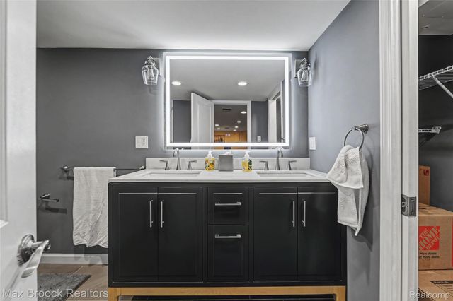 1592 Washington Boulevard, Birmingham, MI 48009