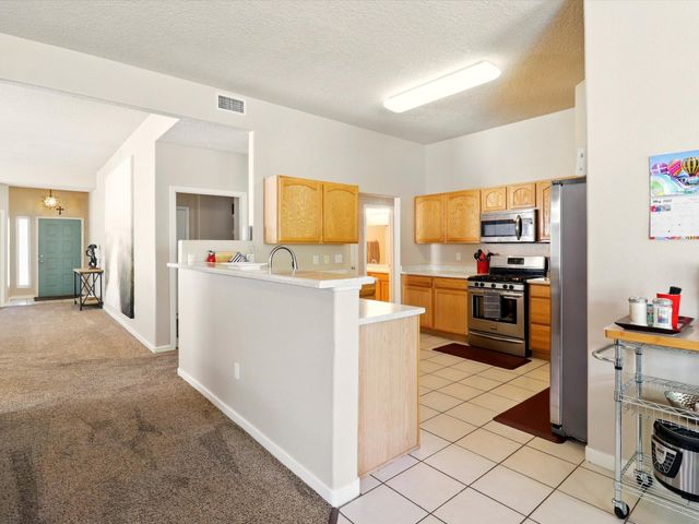6208 CALLE VIZCAYA NW, Albuquerque, NM 87114