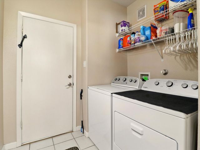 6208 CALLE VIZCAYA NW, Albuquerque, NM 87114