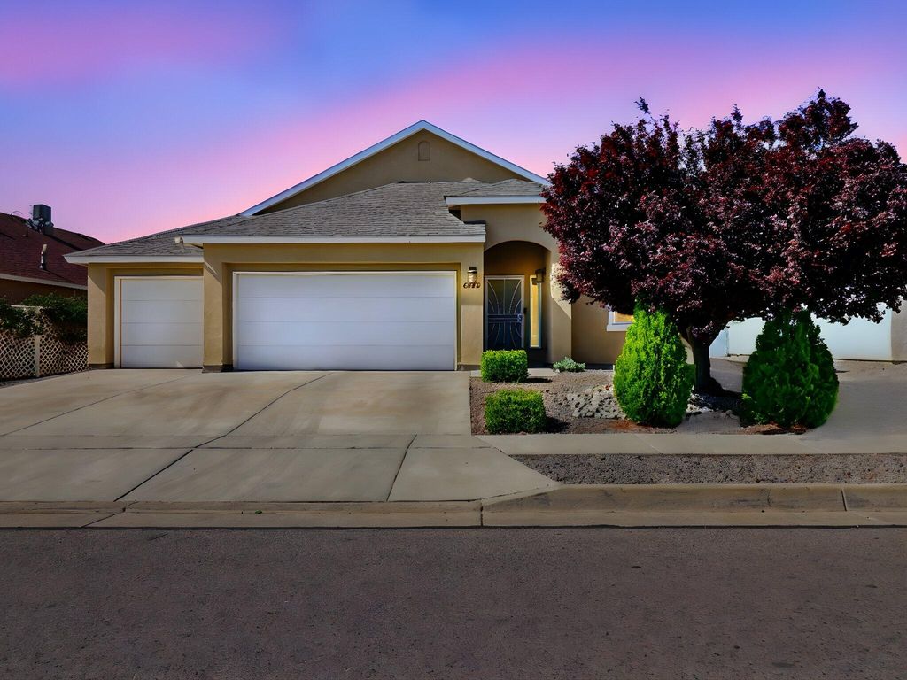 6208 CALLE VIZCAYA NW, Albuquerque, NM 87114