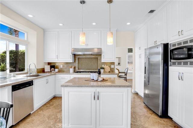 10 Glastonbury, Laguna Niguel, CA 92677