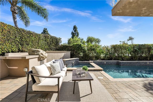 10 Glastonbury, Laguna Niguel, CA 92677