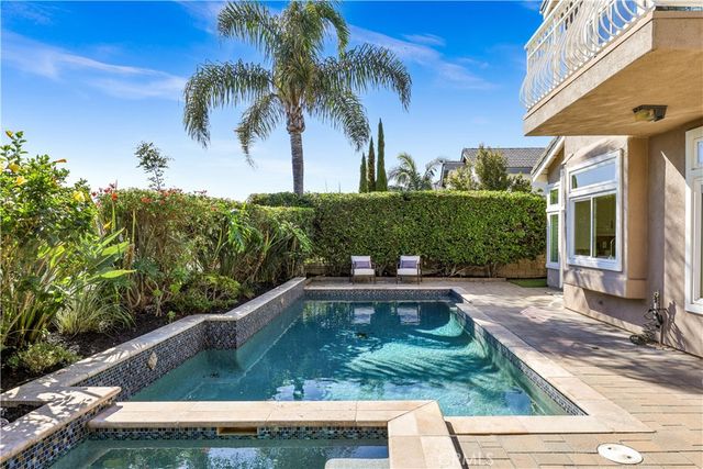 10 Glastonbury, Laguna Niguel, CA 92677