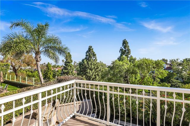 10 Glastonbury, Laguna Niguel, CA 92677