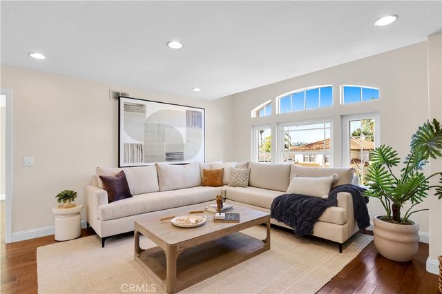 10 Glastonbury, Laguna Niguel, CA 92677