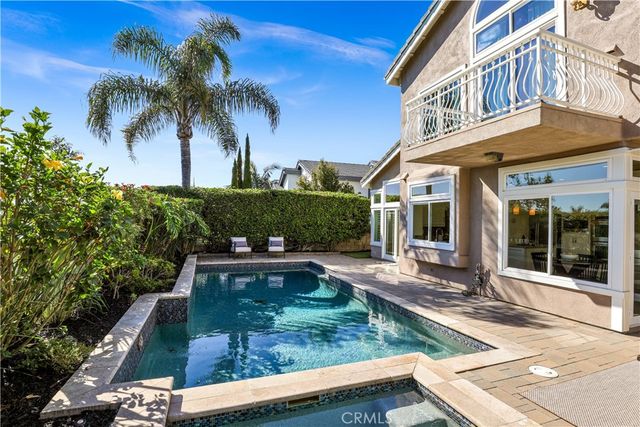 10 Glastonbury, Laguna Niguel, CA 92677