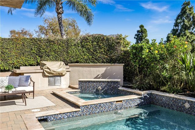 10 Glastonbury, Laguna Niguel, CA 92677