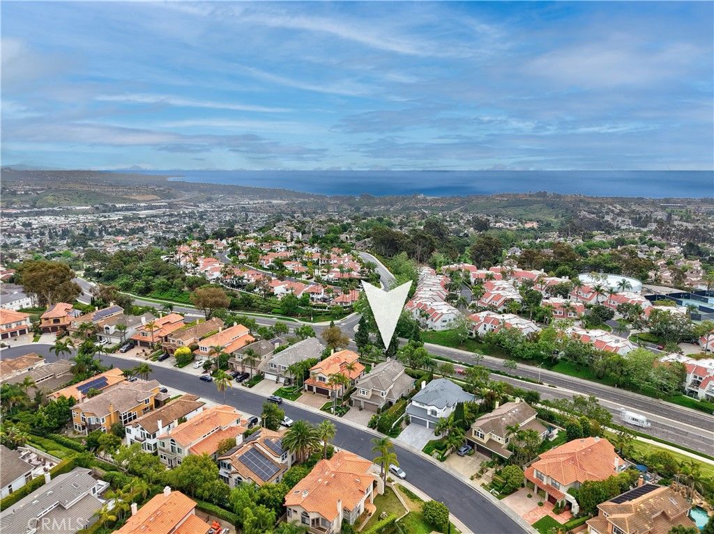 10 Glastonbury, Laguna Niguel, CA 92677