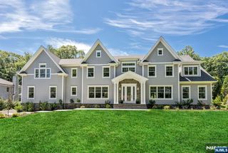 520 Clinton Avenue, Wyckoff, NJ 07481