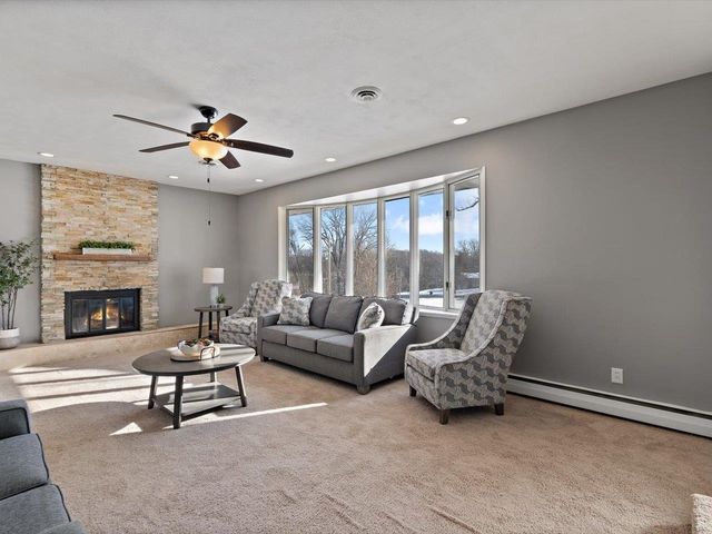 8210 Ridgewood Road, Rock Island, IL 61201