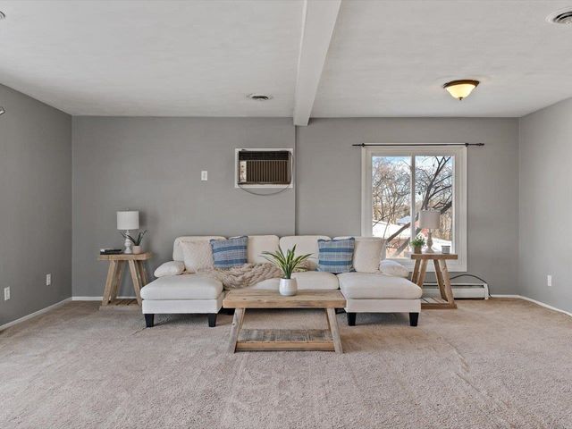 8210 Ridgewood Road, Rock Island, IL 61201