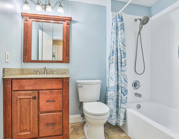 2280 Chesterfield Lane, Batavia Twp, OH 45103