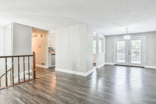 2280 Chesterfield Lane, Batavia Twp, OH 45103