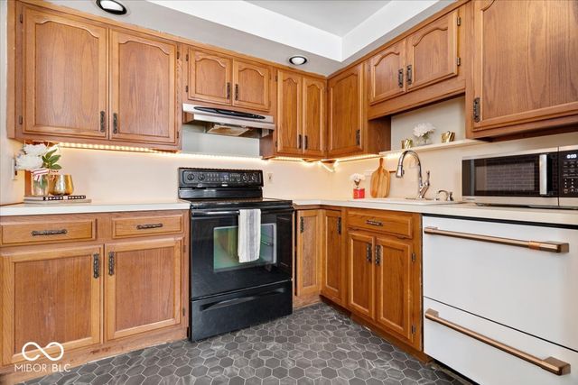 7912 E 71st Street, Indianapolis, IN 46256