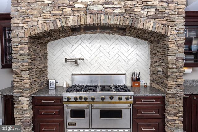 6469 GROVELAND RD, Pipersville, PA 18947