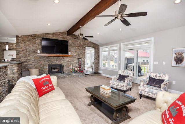 6469 GROVELAND RD, Pipersville, PA 18947