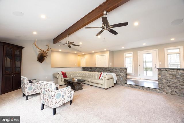 6469 GROVELAND RD, Pipersville, PA 18947