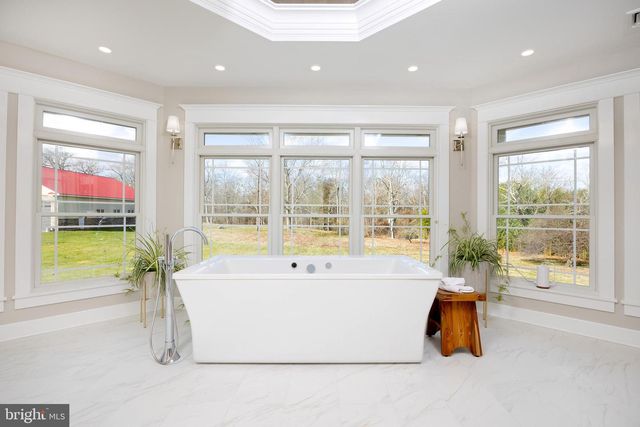 6469 GROVELAND RD, Pipersville, PA 18947